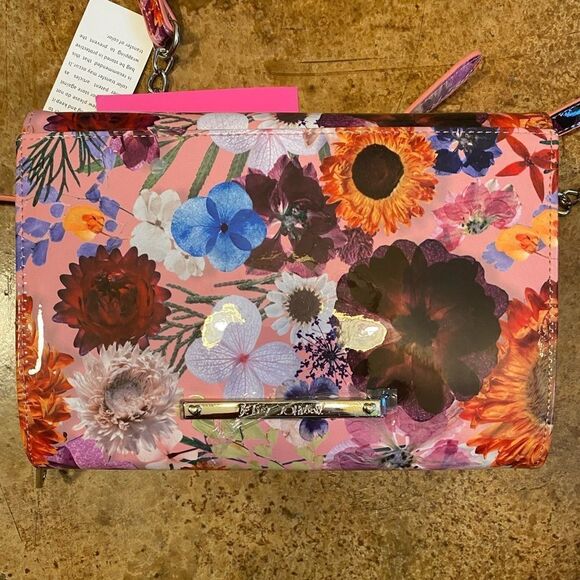 BETSEY‎ Johnson pink floral flap cross body wallet with adjustable chain strap - Picture 4 of 10